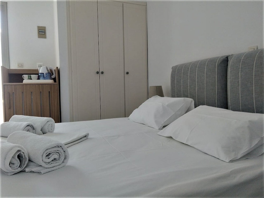 Standard Room, Partial Sea View photo 2