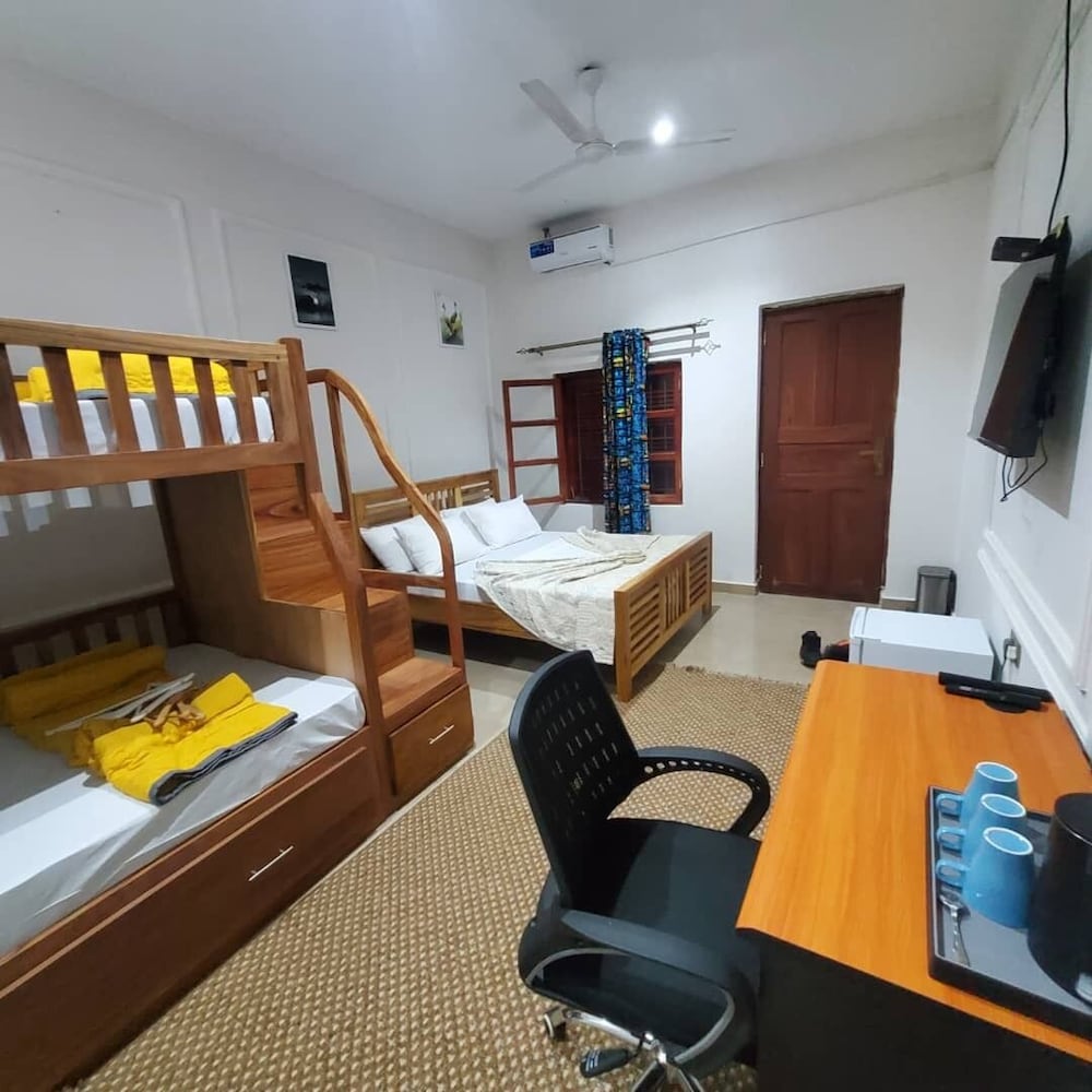Family Double or Twin Room, City View photo 1