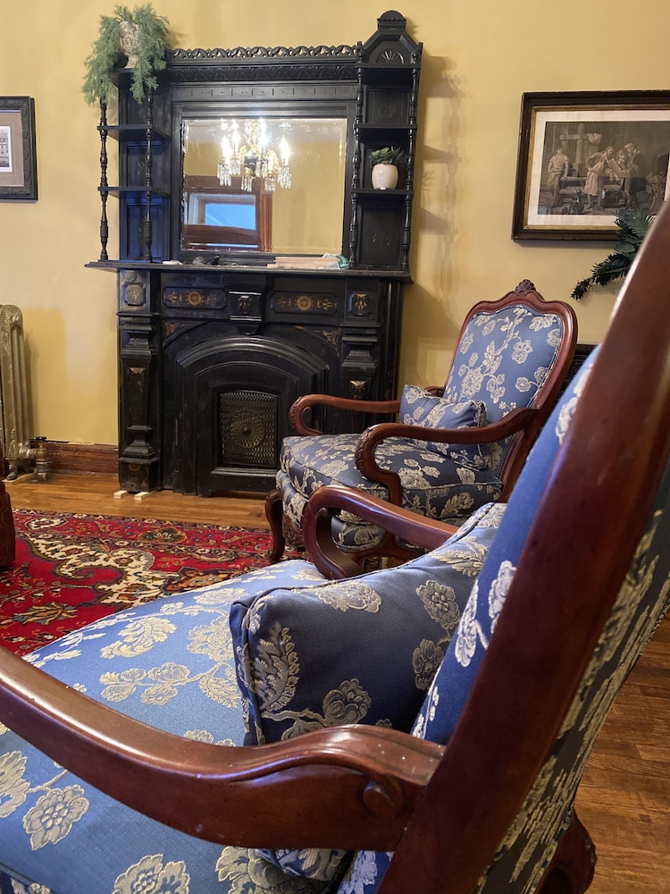 Vineyard Mansion B&B - Benjamin Room photo 2