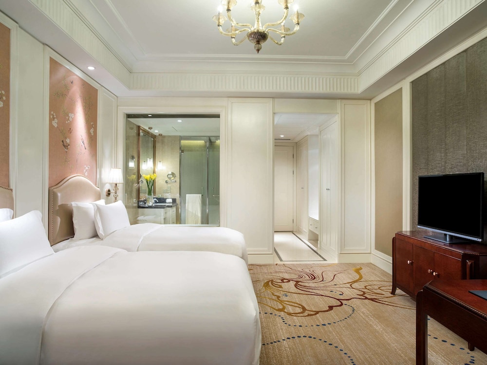 Luxury Room, 2 Twin Beds, City View photo 3