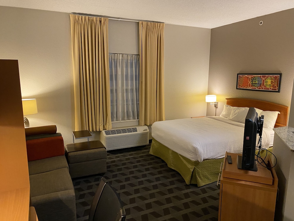 Suite, 1 Queen Bed, Non Smoking - Photo 2