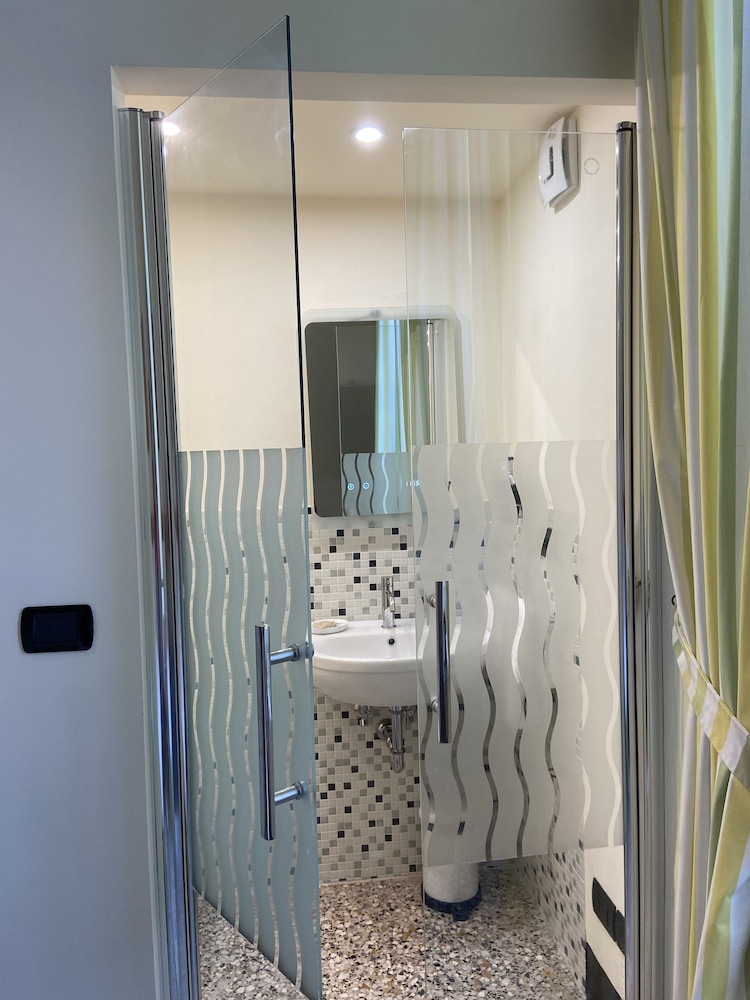 Classic Room, 1 Double Bed, Garden View, Ground Floor photo 3
