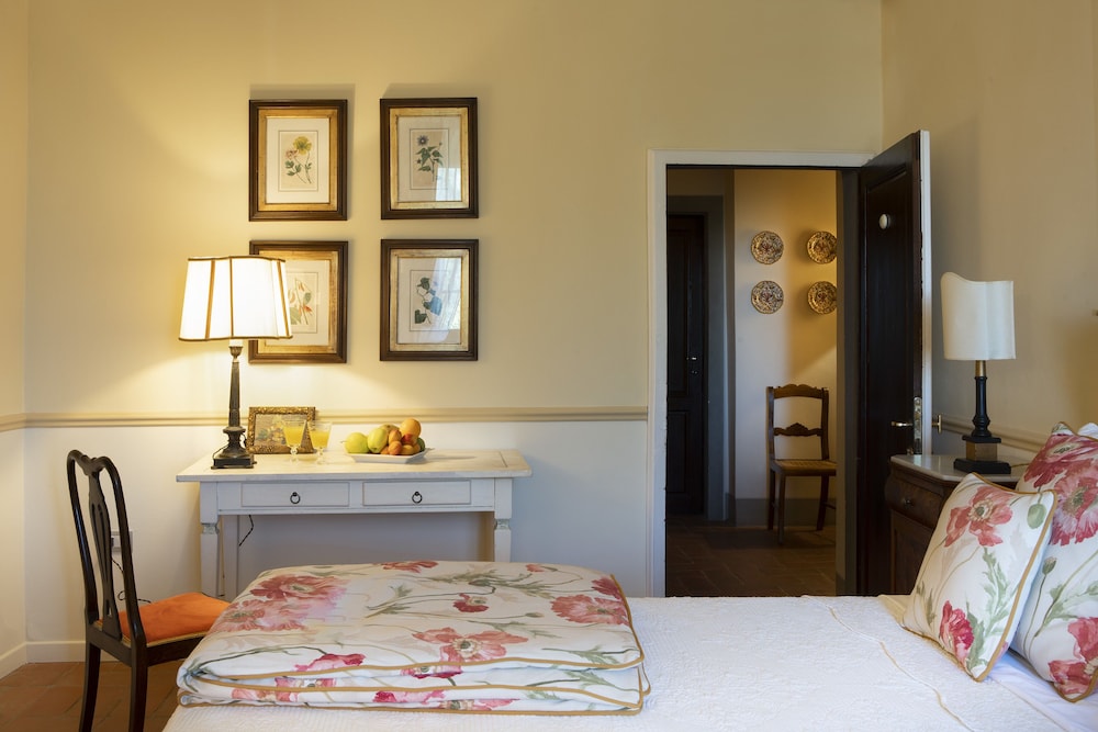 Royal Double Room, Hot Tub, Garden View photo 3