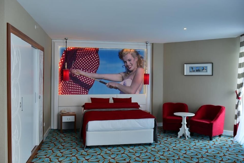 Standard Double or Twin Room, Partial Sea View photo 1