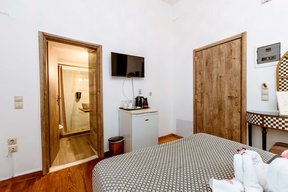 Double Room - Photo 6