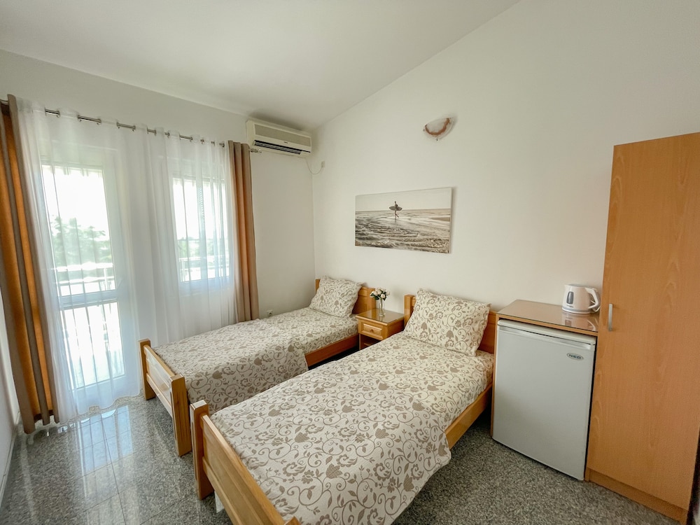 Standard Double or Twin Room - Photo 10