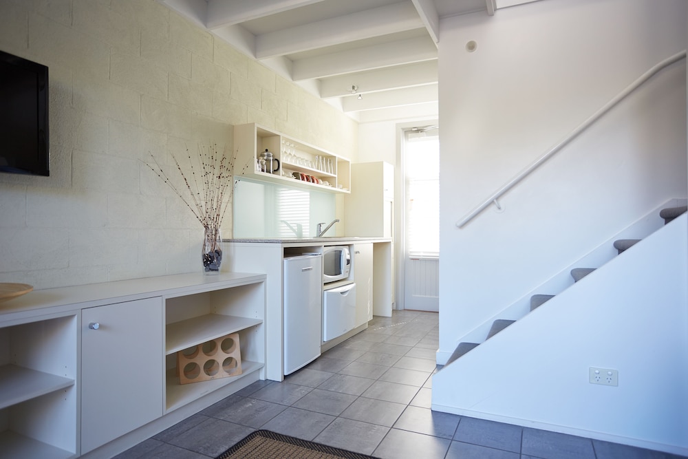 Two Storey Open Plan Apartment photo 3