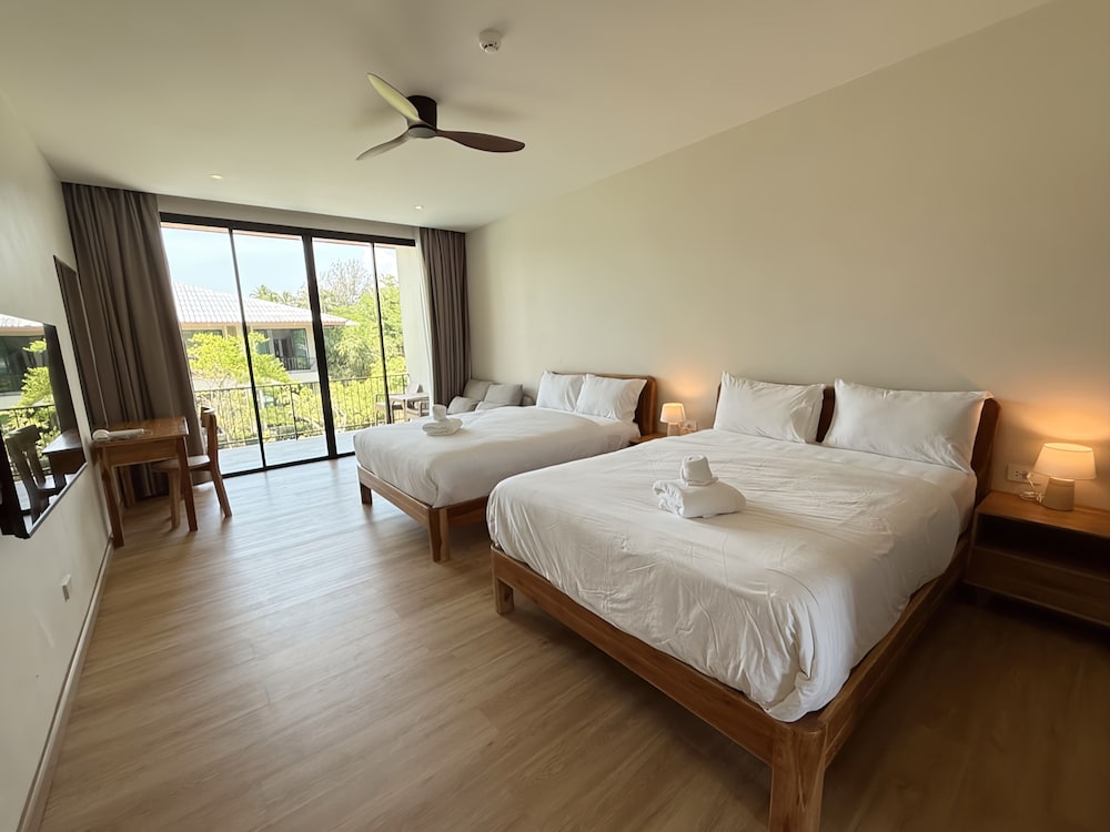 Deluxe Quadruple Room