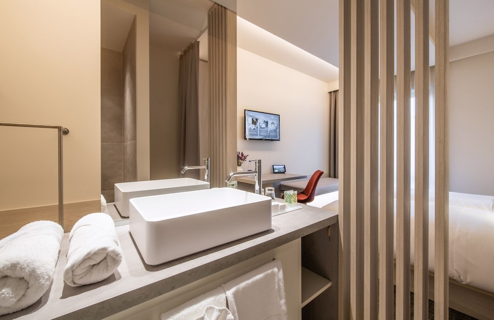 Executive Room - Photo 2