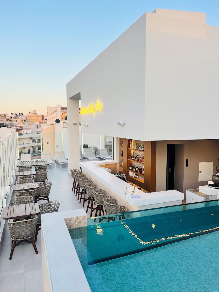 Deluxe Double Room Pool Front
