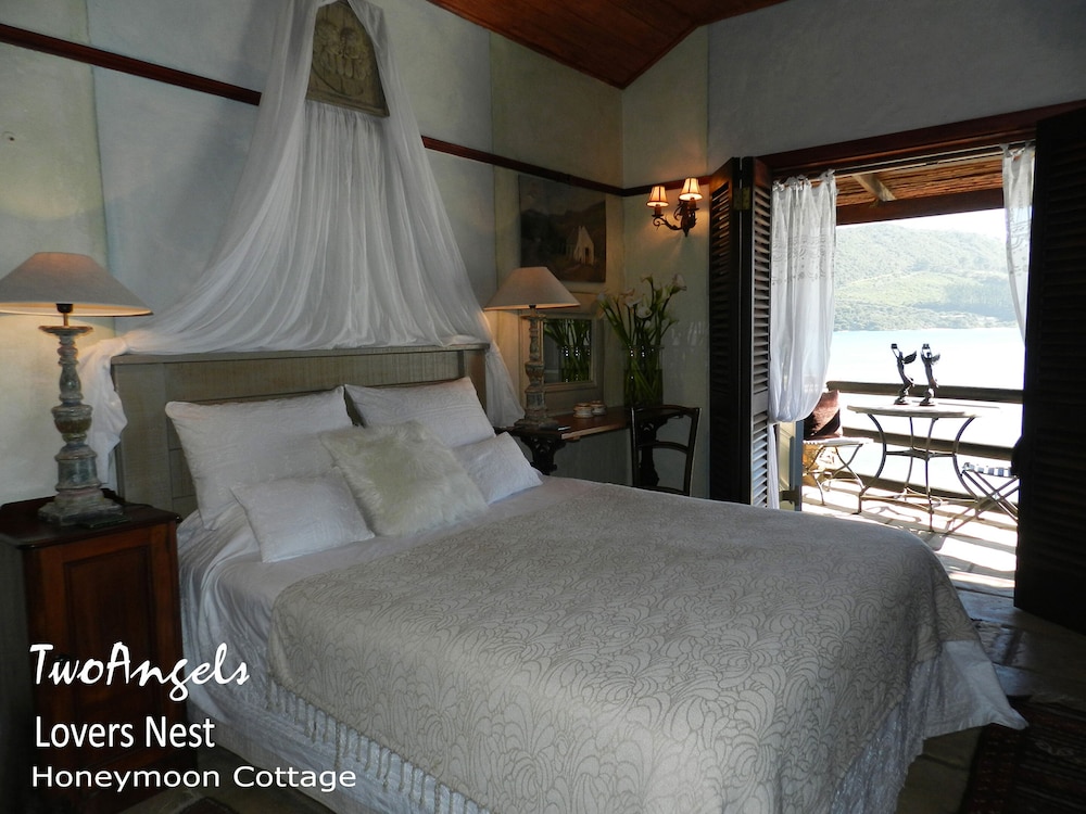 Honeymoon Cottage (Lover's Nest) photo 1