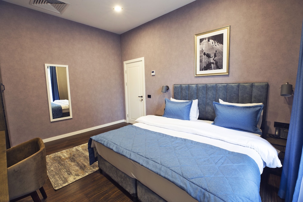 Standard Double or Twin Room - Photo 4