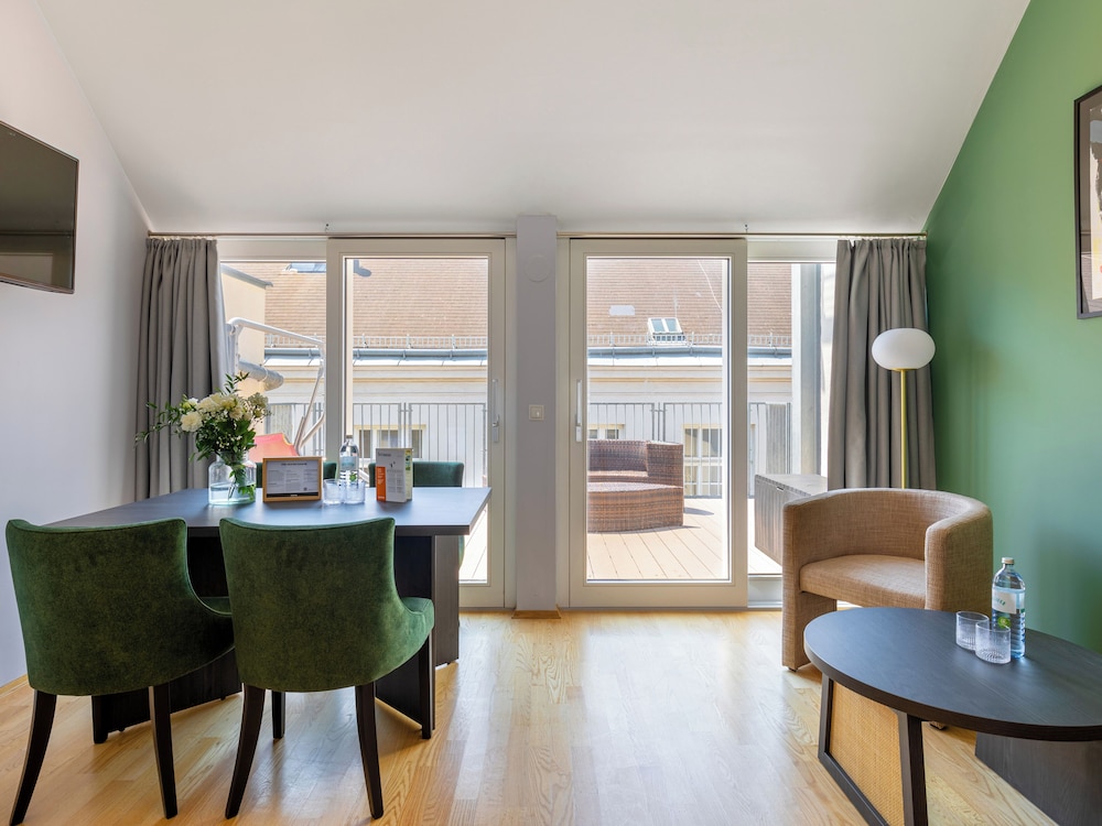 XL 2 Bedroom Apartment, Terrace