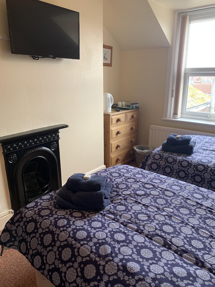 Double or Twin Room, Ensuite (Top Floor) photo 2