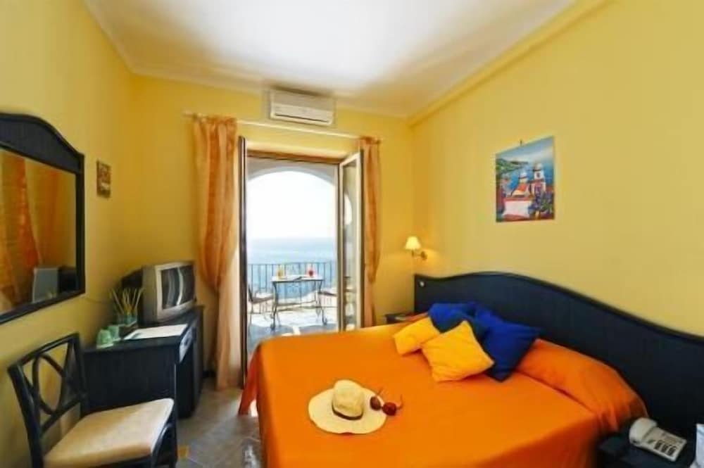 Standard Double Room, Sea View photo 2