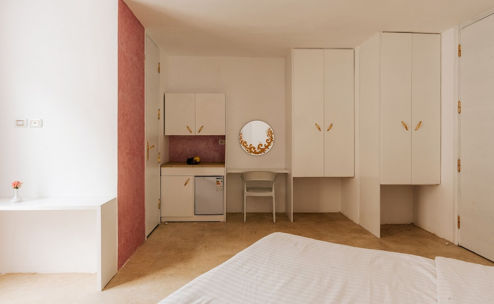 City Triple Room (2 + 1 room) - Photo 3