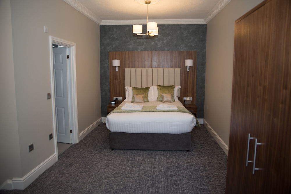 Suite, 1 Double Bed, Non Smoking - Photo 2