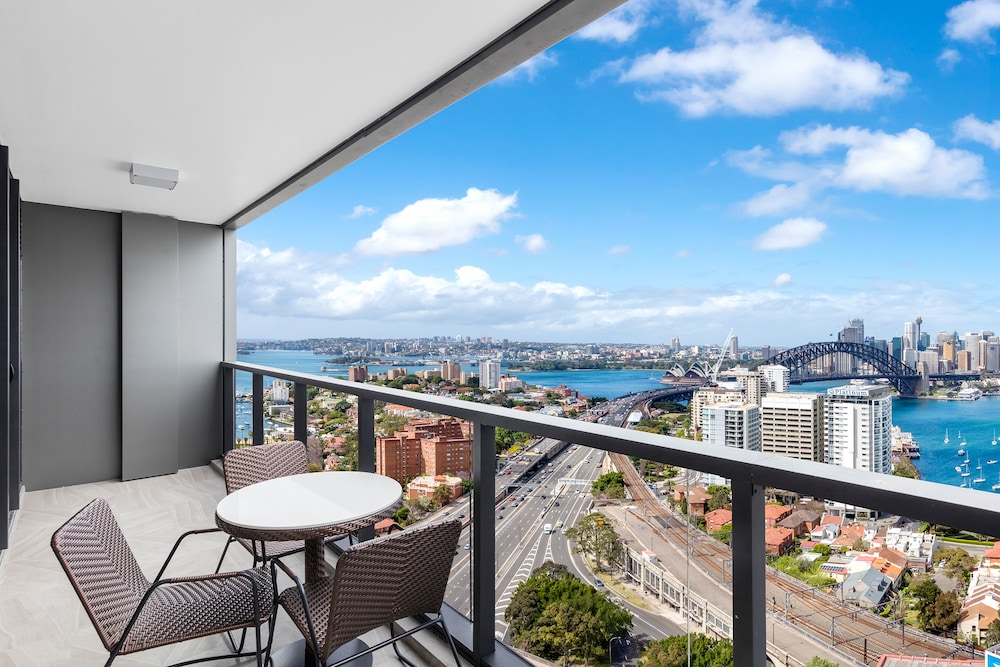 2 Bedroom Balcony Harbour View Suite photo 2
