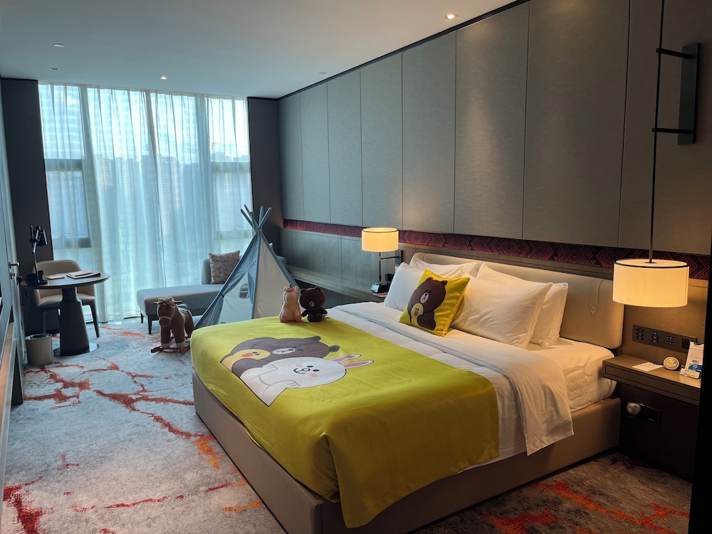 Family Room, 1 King Bed, Non Smoking