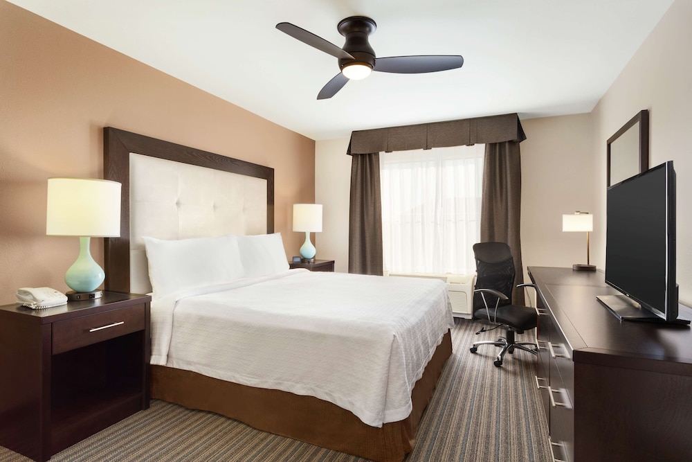 Suite, Accessible, Bathtub (Mobility & Hearing) photo 2