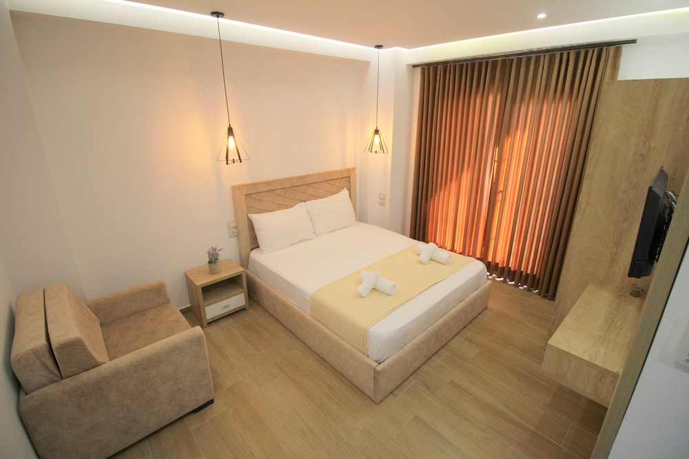 Triple Room (with sofa bed) photo 1