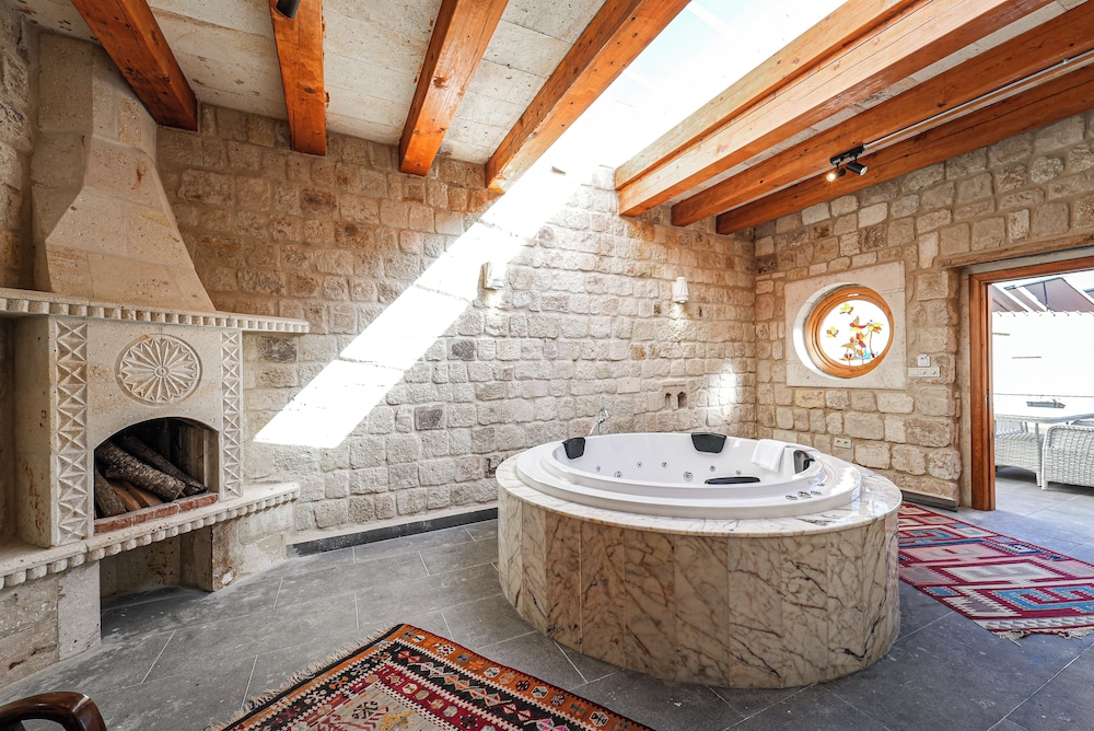 Honeymoon Room