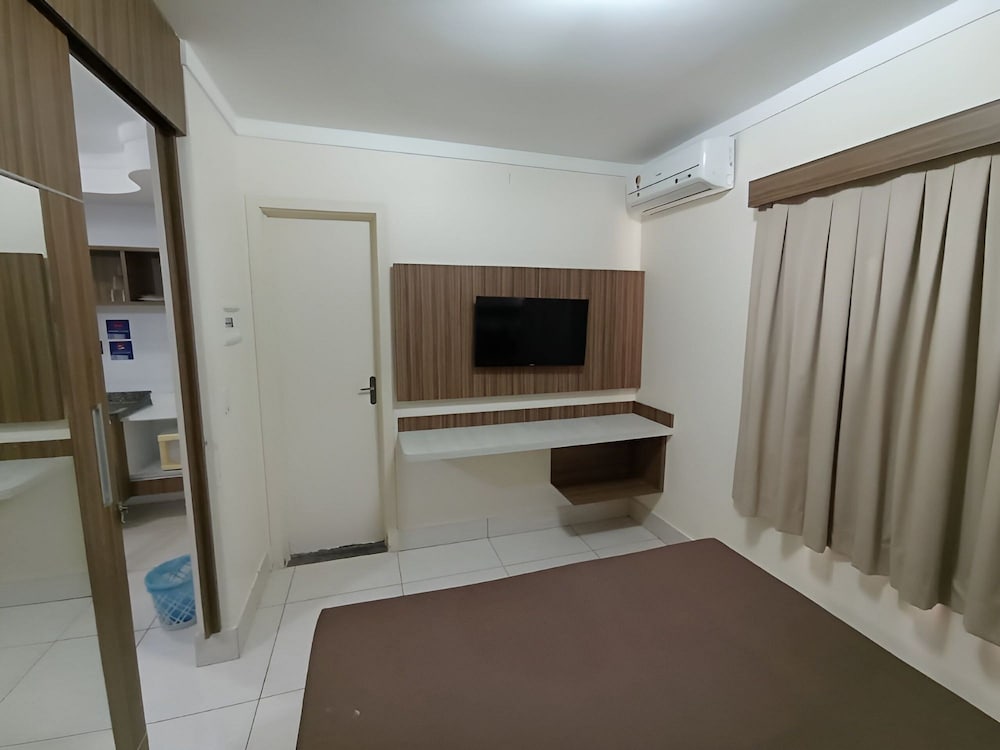 Basic Apartment photo 2