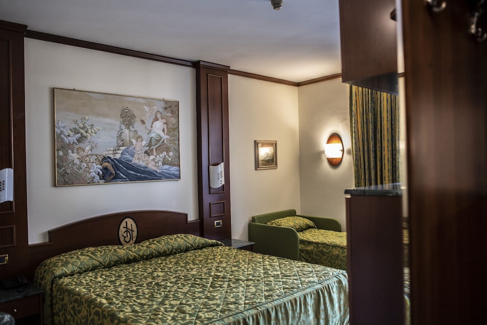 Triple Room, 1 Double Bed with Sofa bed, Sea View photo 1