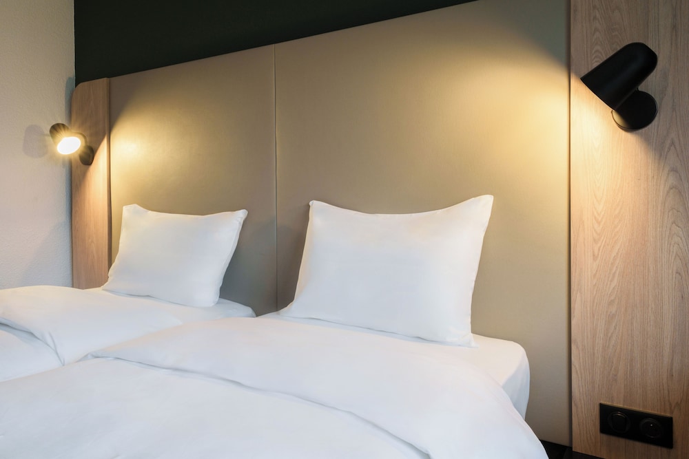 Standard Room, 2 Twin Beds - Photo 5