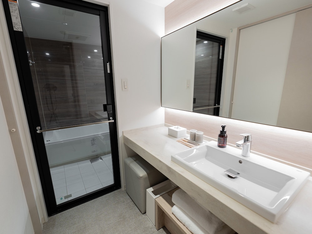 Superior Twin Room, Non Smoking - Photo 11