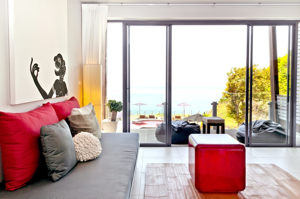 The Premier with Seaview - Photo 7