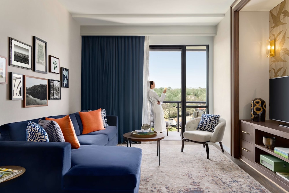 Suite, 1 King Bed (Camellia, Roll-In Shower) - Photo 1