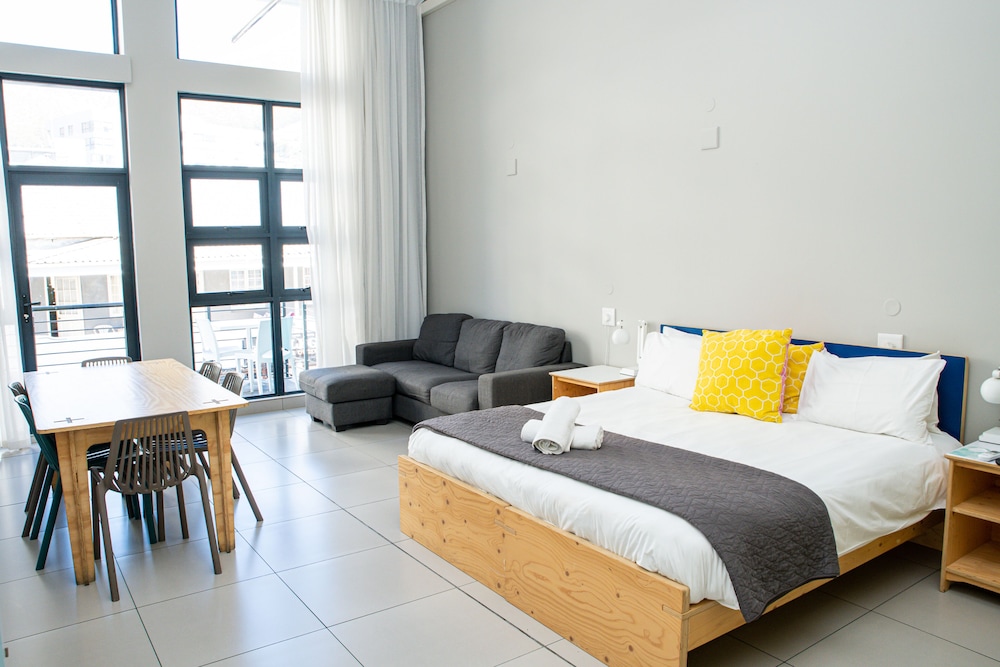 4-Bed Family Studio (Street View)