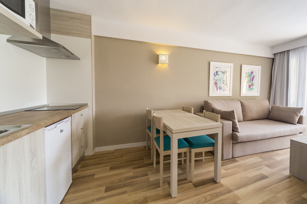 Apartment, 2 Bedrooms, Balcony (4 Adults + 2 Children), photo 6