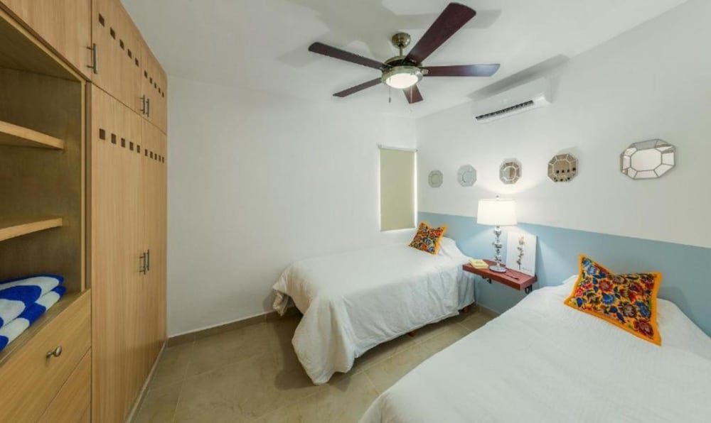 Apartment, 2 Bedrooms, Pool View photo 2