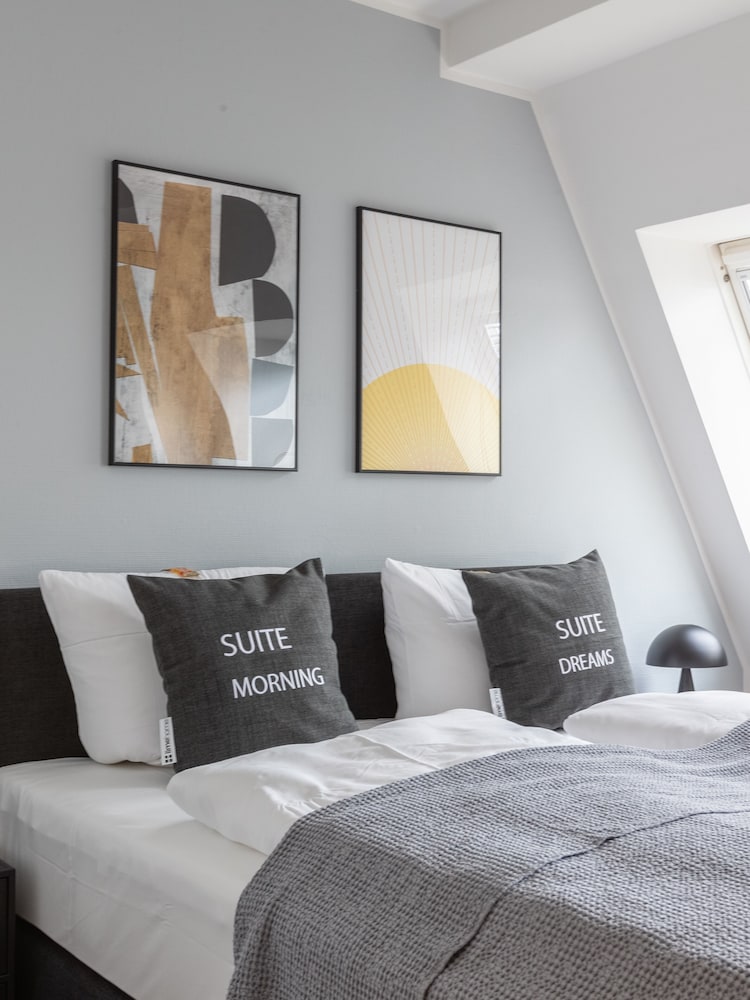 One-bedroom Duplex Suite L with balcony photo 1
