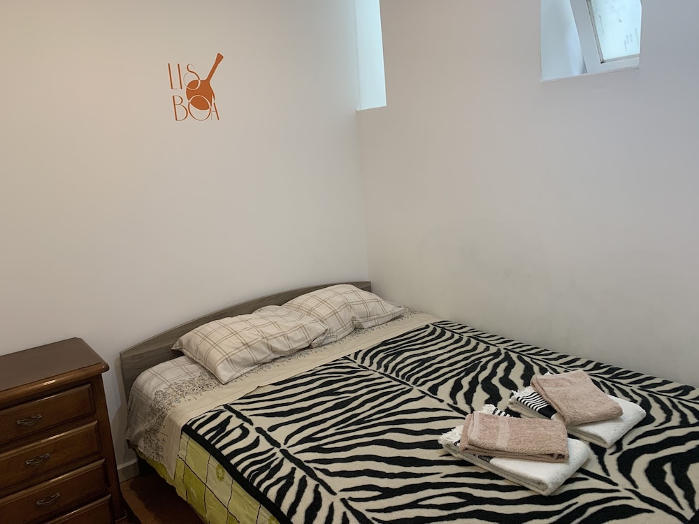 Standard Double Room, Shared Bathroom photo 3