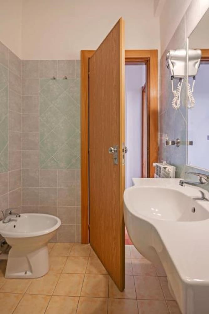 Double or Twin Room photo 2