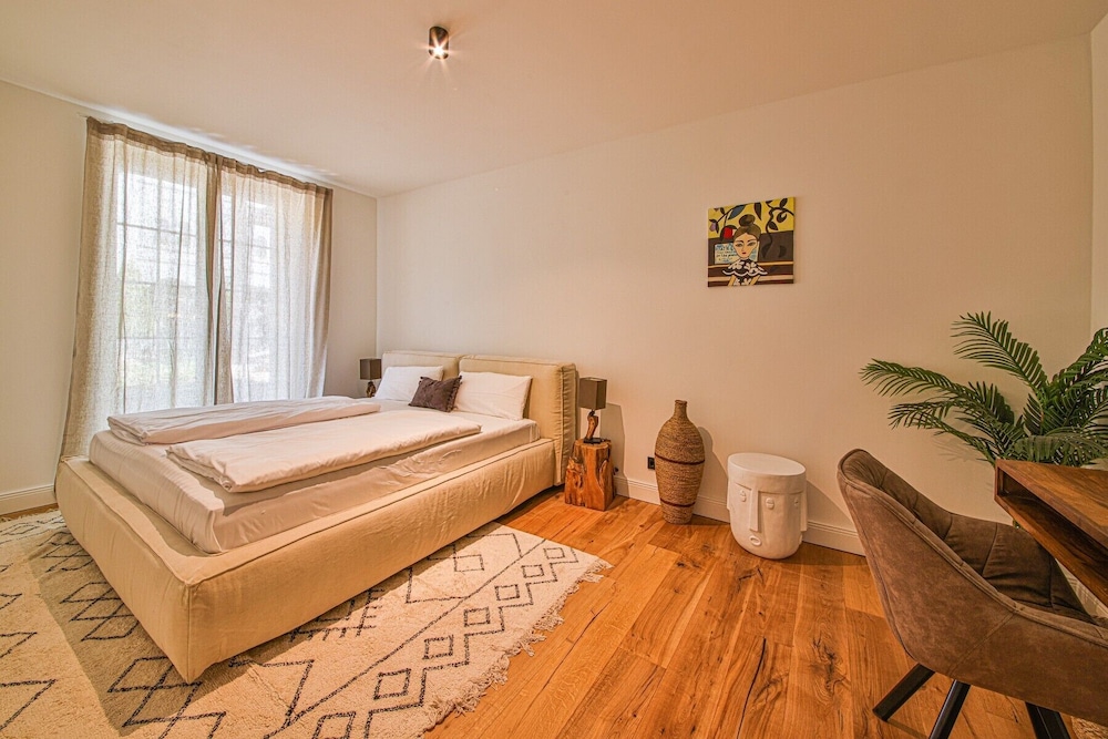 Deluxe Apartment photo 3