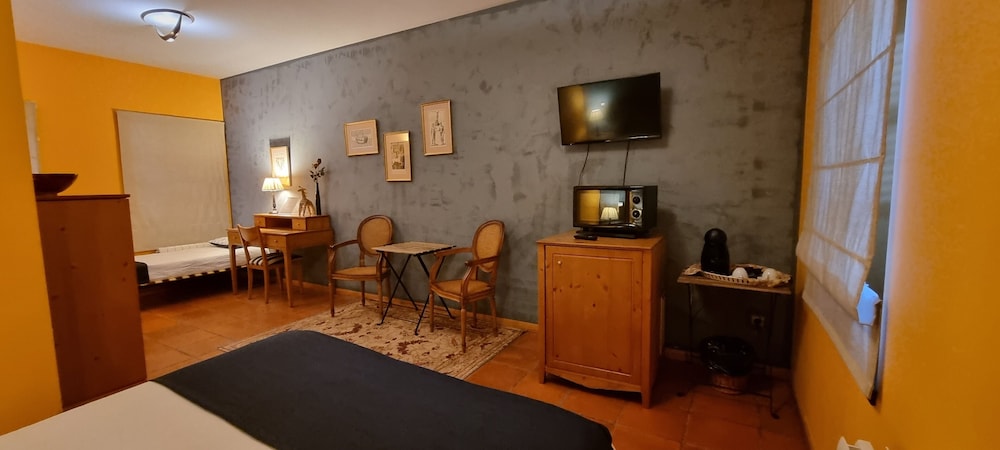 ROOM ELIEZER 2