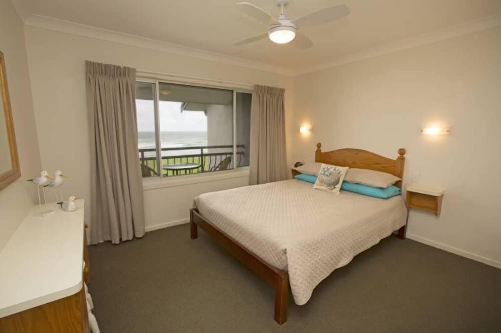 Apartment, 2 Bedrooms, Upstairs (1T BEACHFRONT)
