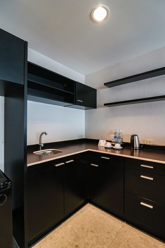 Mini Suite with Breakfast photo 2