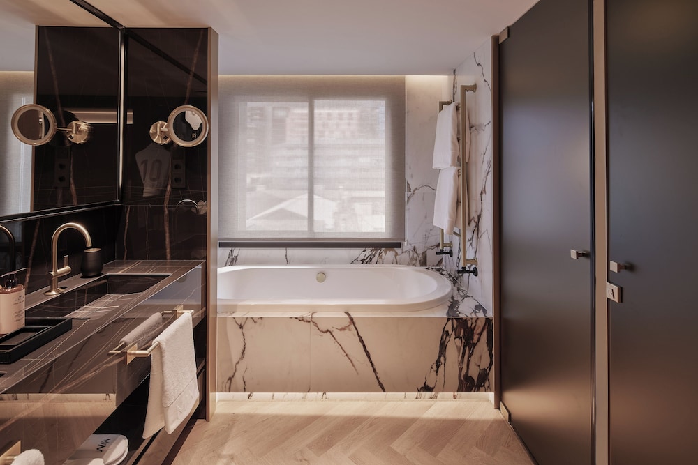 Junior Suite (2 adults + 2 children)