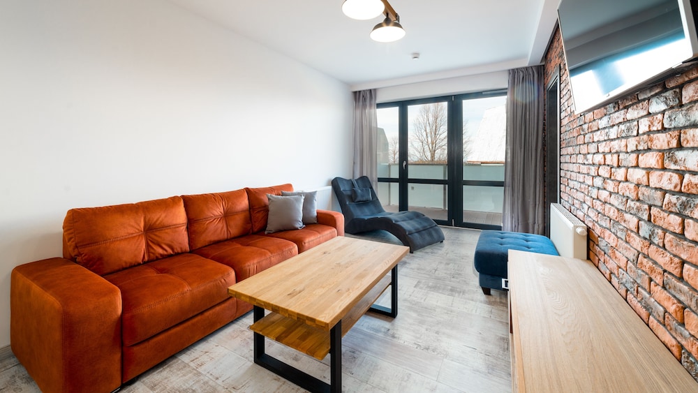 Apartment (84)