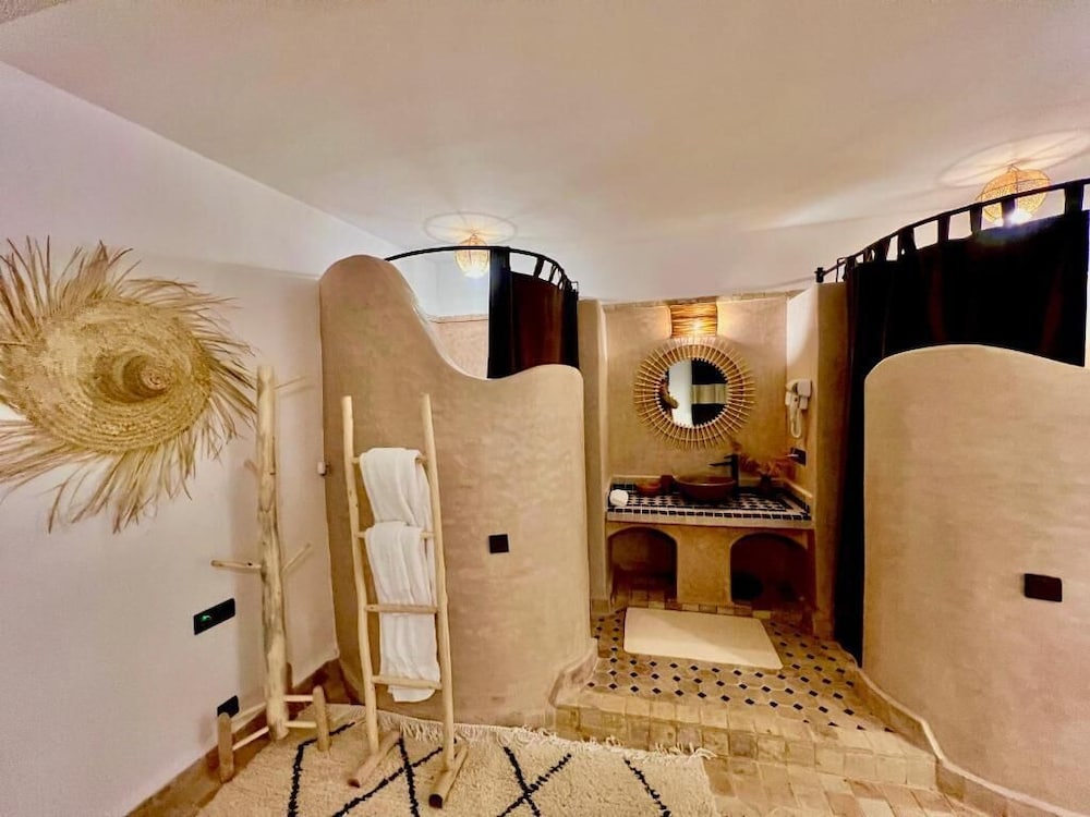 Deluxe Quadruple Room, Pool View photo 1