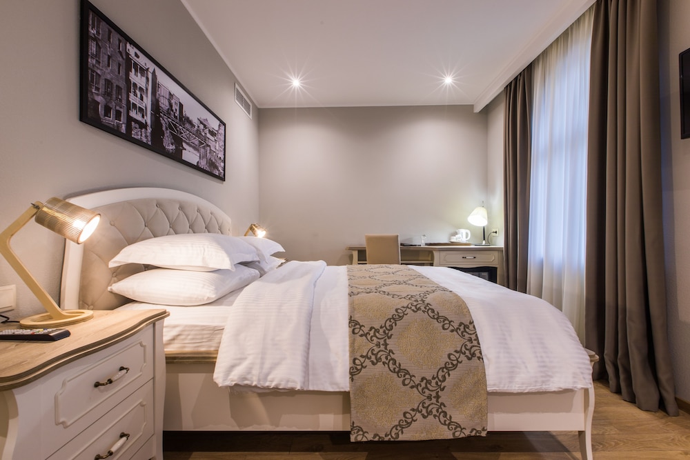Standard Double Room - Photo 3