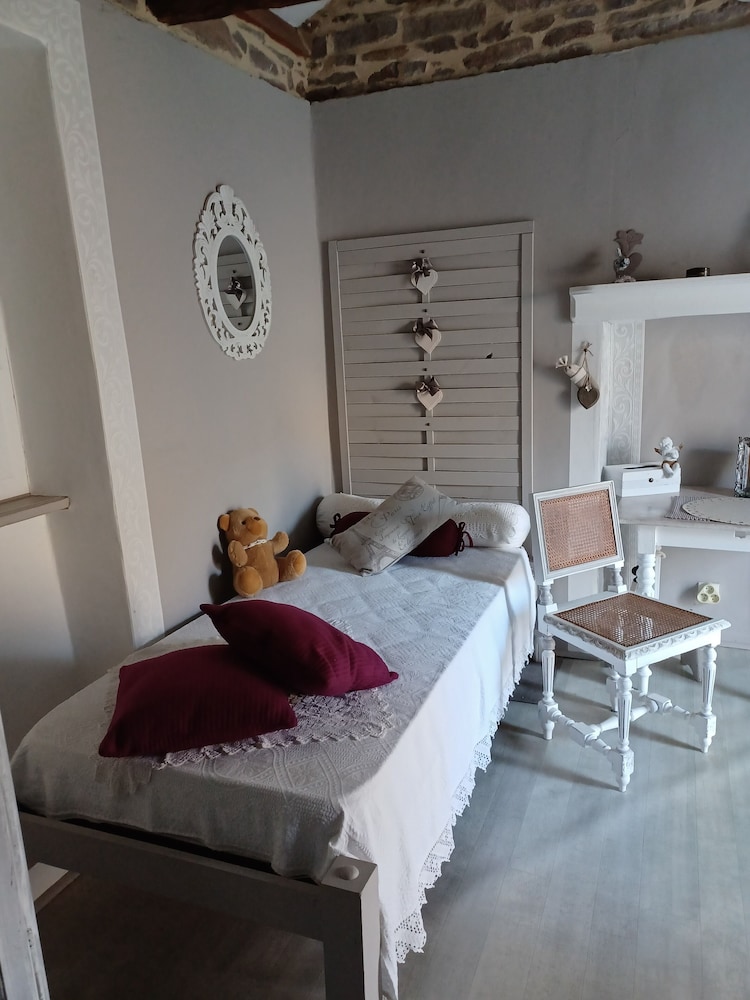 Superior Triple Room, Multiple Beds, Park View (La Romantique) photo 3