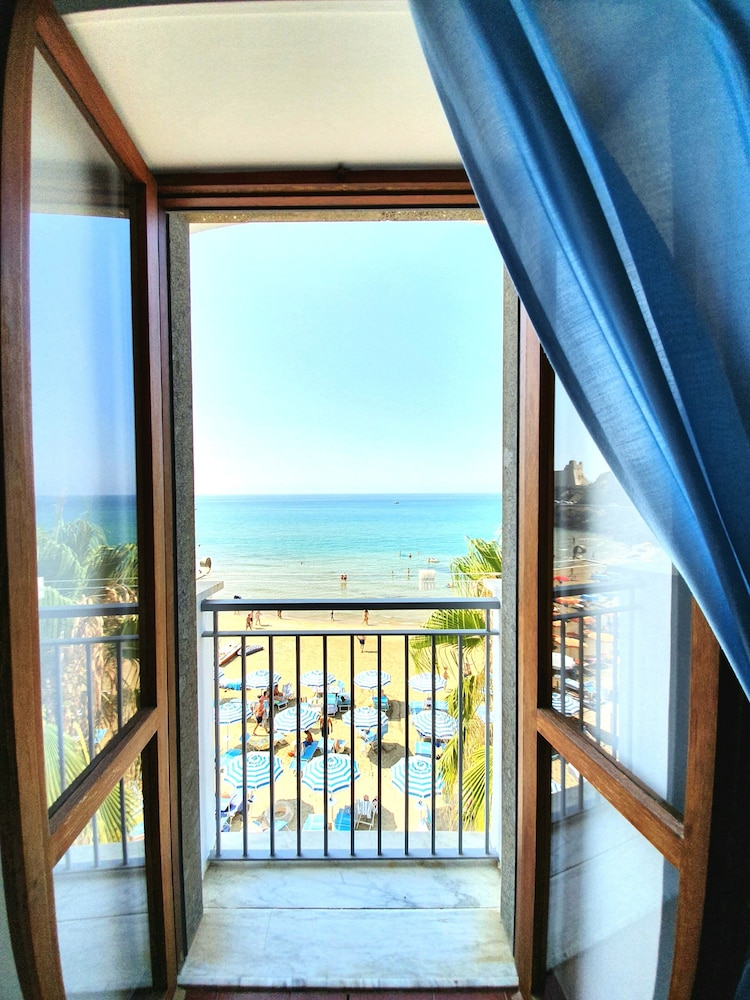 Double Room, Sea View (Marina) - Photo 13
