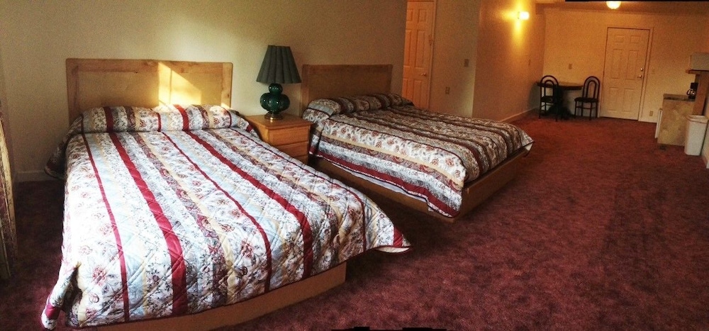 Double Room, 2 Queen Beds photo 1