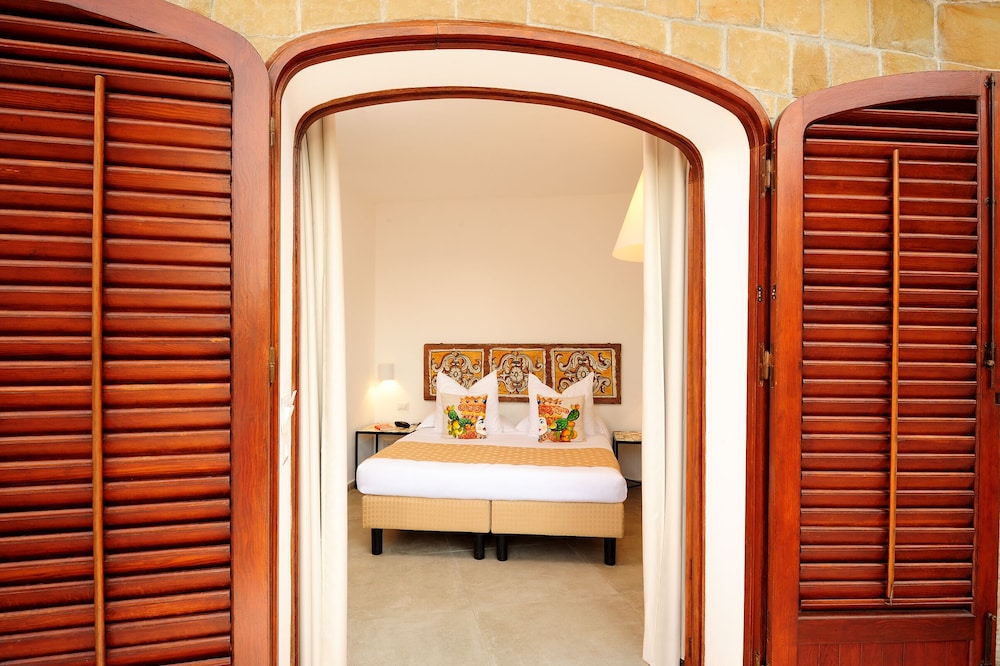 Standard Room - Photo 8